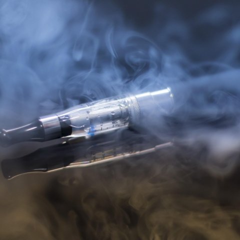 Zdjęcie: Lodówka oblewa wodą: naprawa odpływu i parownika krok po kroku